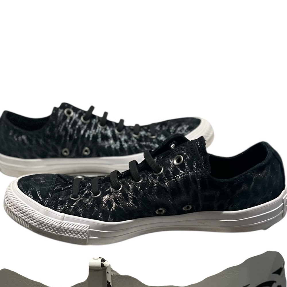 Converse Chuck Taylor All Star Low-Top Black Embossed Gloss Sneakers Size 10 - Picture 5 of 7